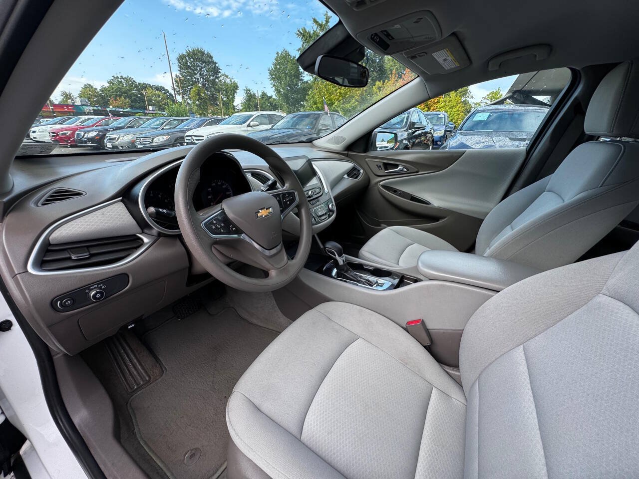 Used 2023 Chevrolet Malibu LS FWD image 11