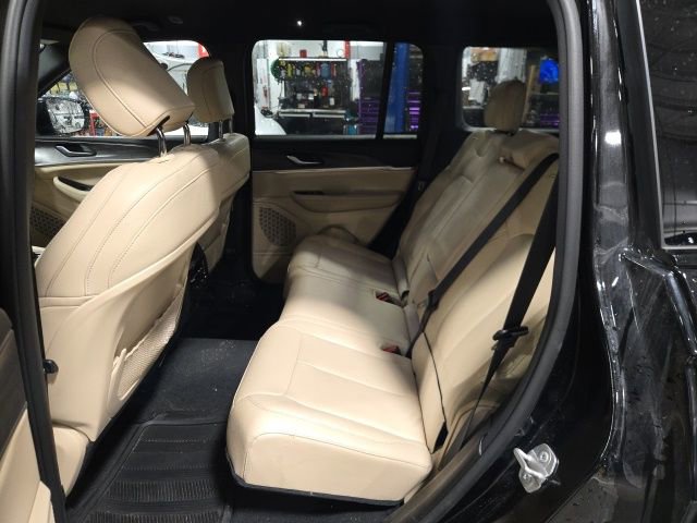 Used 2023 Jeep Grand Cherokee Limited image 11
