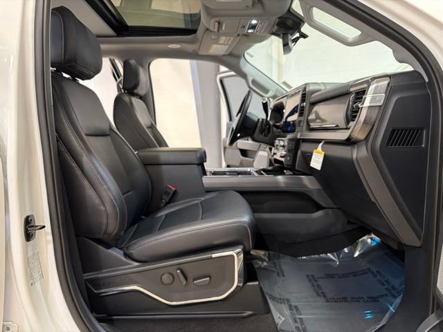 Used 2024 Ford F450 Lariat w/ Lariat Ultimate Package AWD/4WD image 23