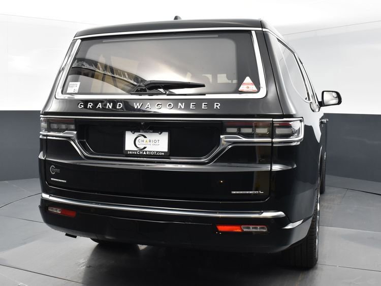 Used 2023 Jeep Grand Wagoneer L Series II w/ Premium Group II image 5