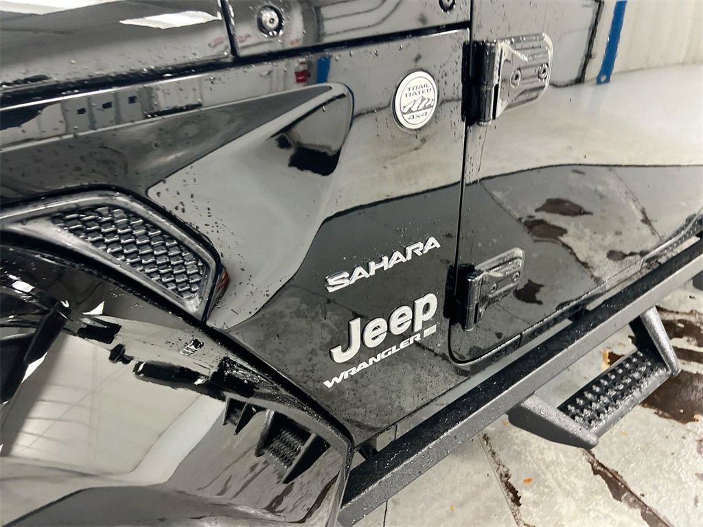 Used 2023 Jeep Wrangler Sahara w/ Cold Weather Group image 27