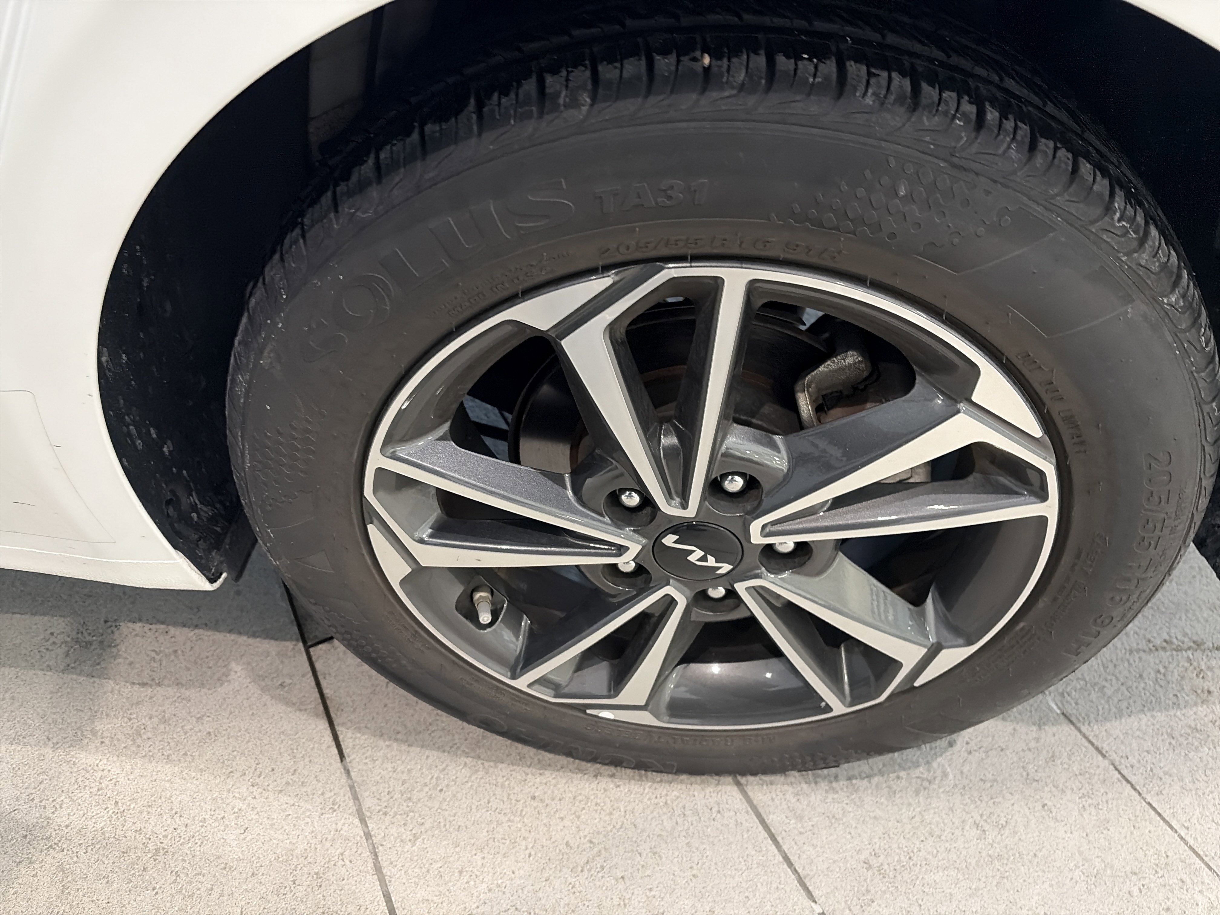 Used 2023 Kia Forte LXS image 14