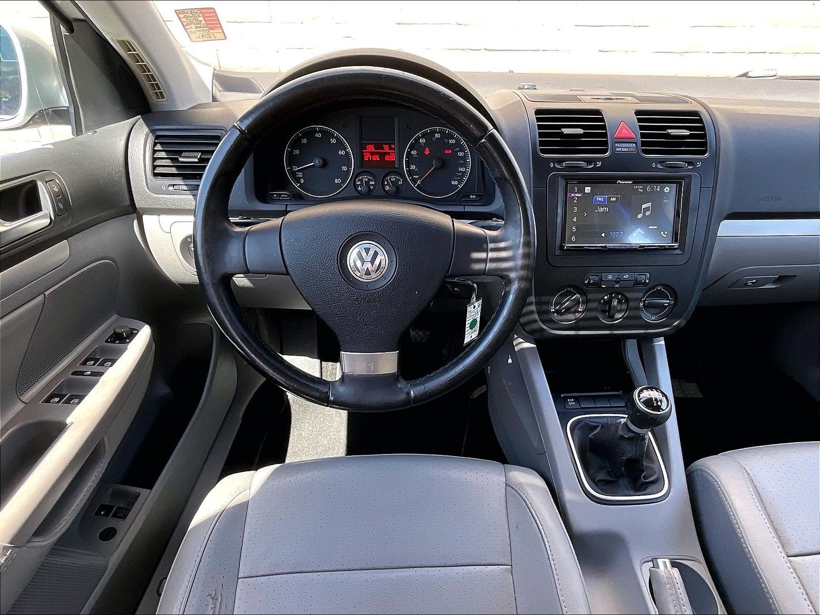 Used 2009 Volkswagen Jetta Wolfsburg Edition FWD image 4