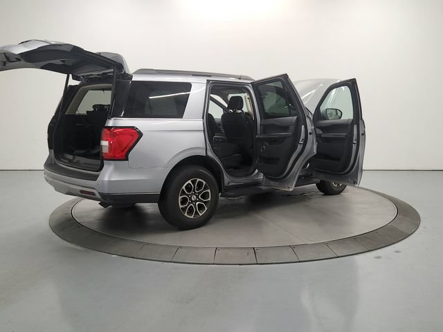 Used 2024 Ford Expedition XLT RWD image 16