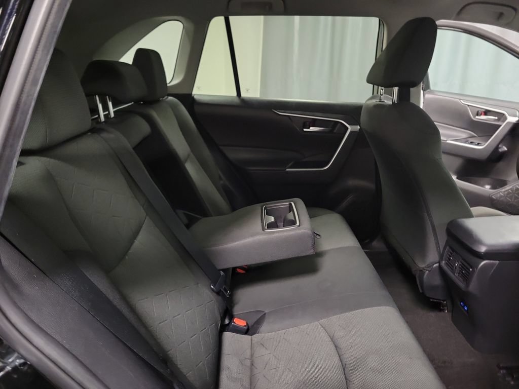 Used 2022 Toyota RAV4 XLE AWD/4WD image 25