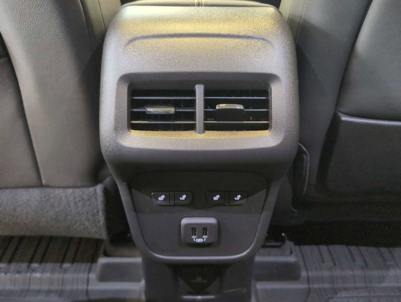 Used 2023 GMC Terrain Denali w/ Denali Premium Package image 22