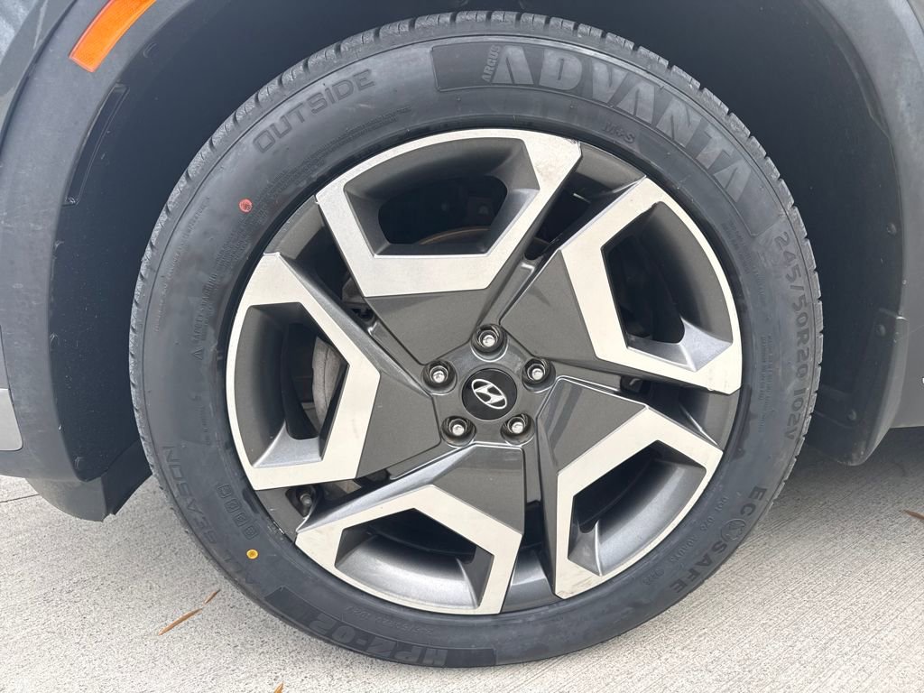 Used 2023 Hyundai Palisade Limited w/ Winter Package image 11