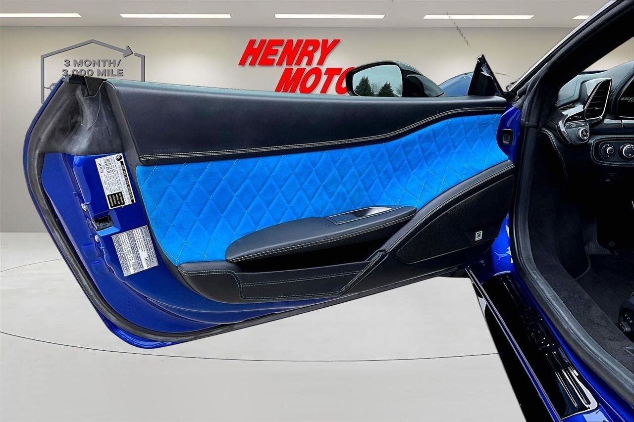 Used 2015 Ferrari 458 Italia Coupe RWD image 19