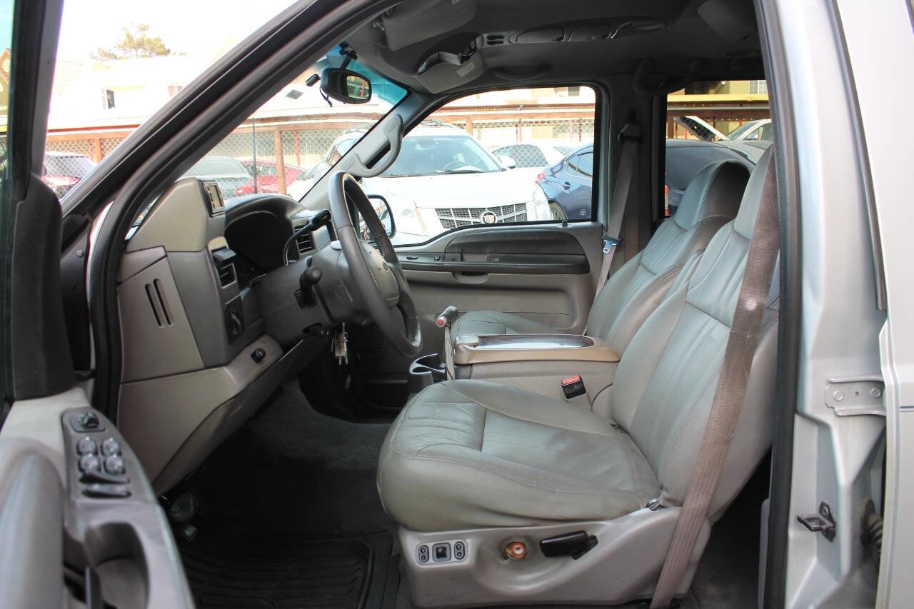 Used 2001 Ford Excursion XLT image 22