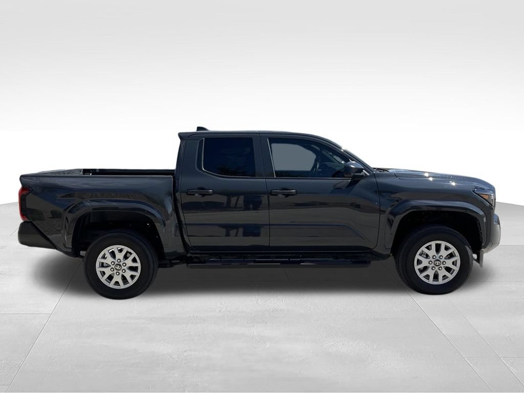 Used 2025 Toyota Tacoma SR RWD image 5