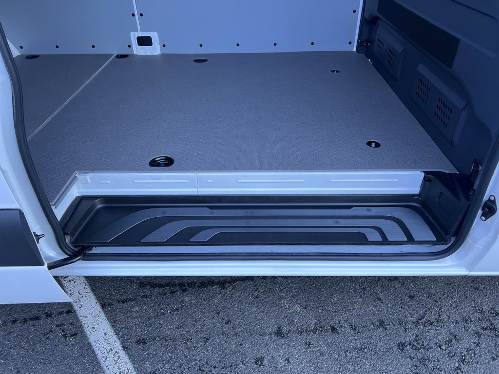 Used 2024 Mercedes-Benz Sprinter 3500 image 21