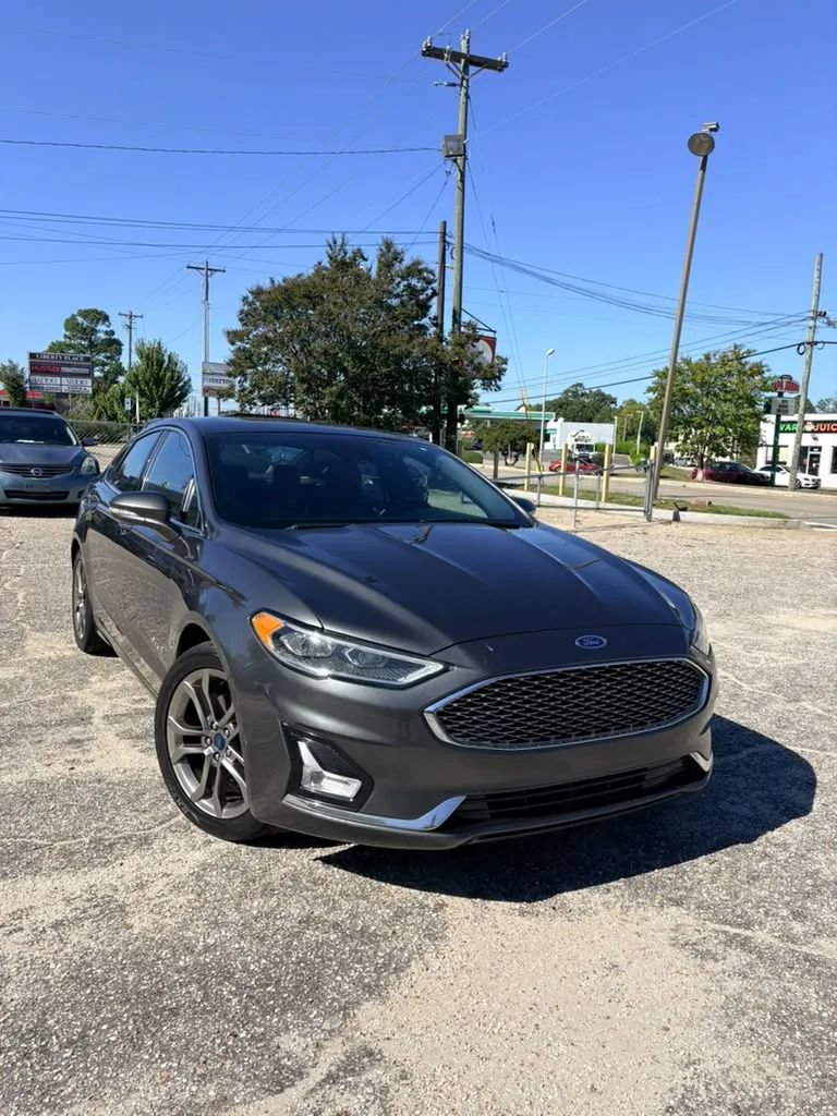 Used 2019 Ford Fusion Titanium FWD image 4