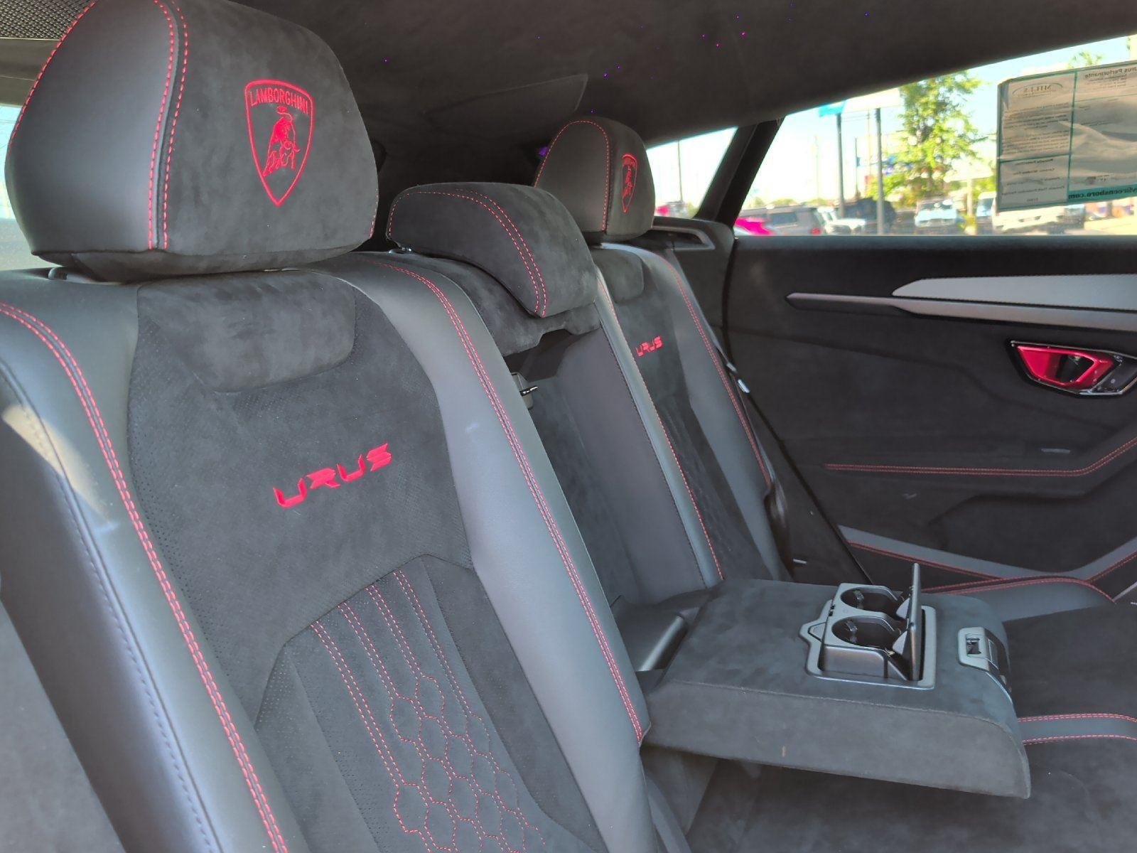 Used 2023 Lamborghini Urus Performante AWD/4WD image 38