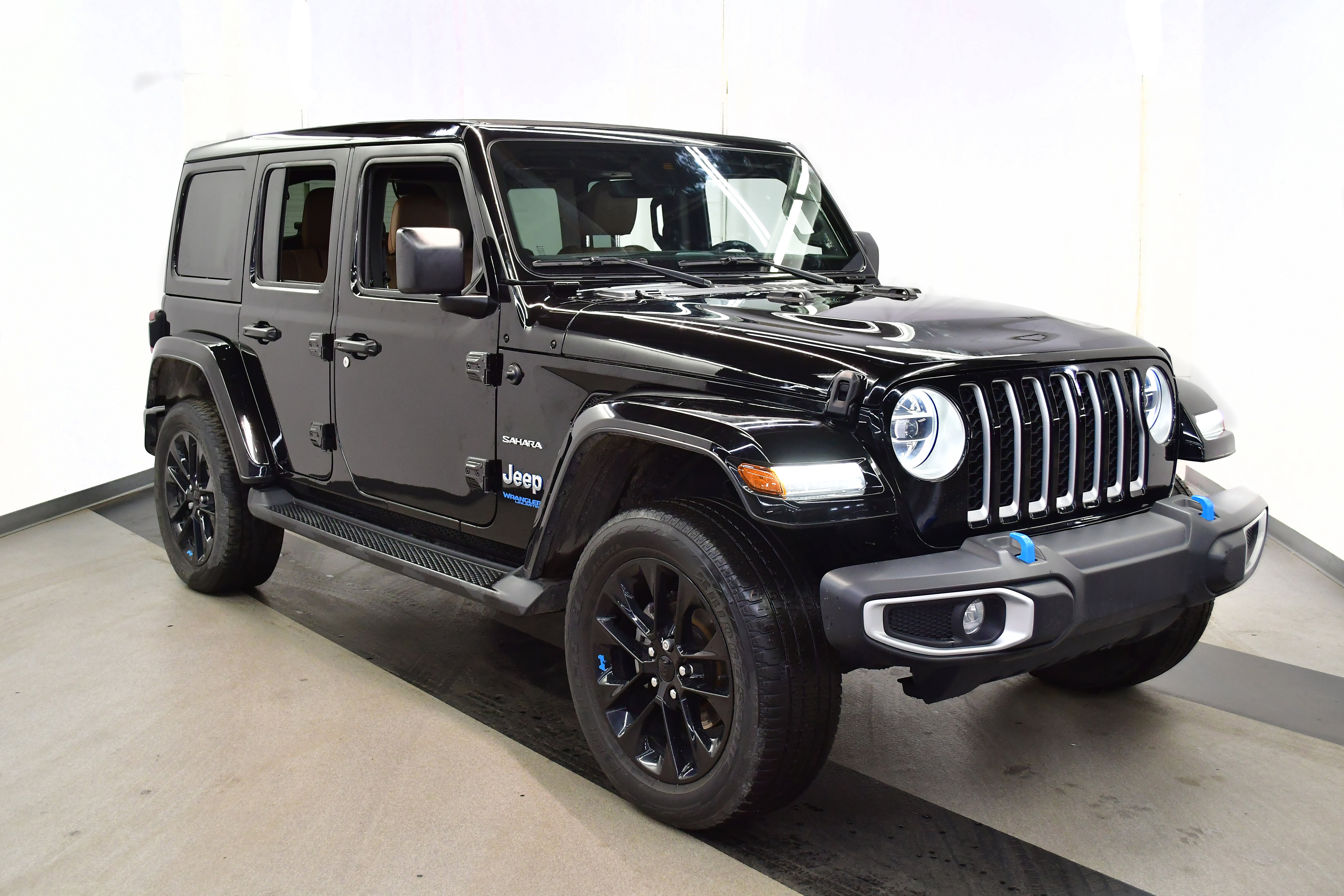 Used 2022 Jeep Wrangler Unlimited Sahara w/ Cold Weather Group image 2
