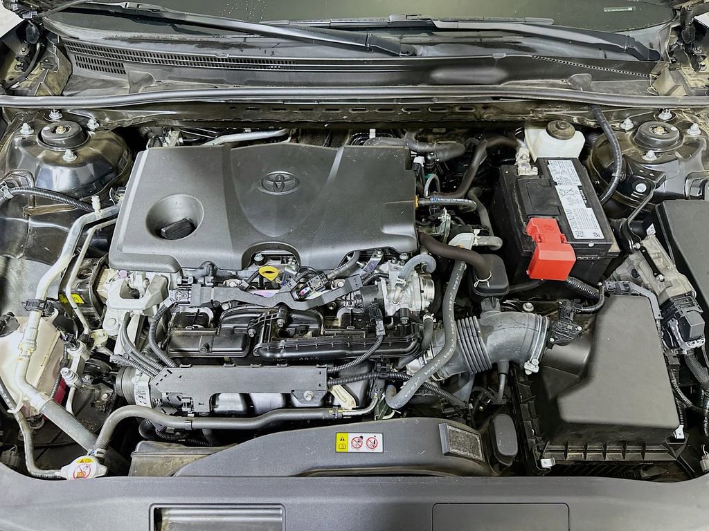 Used 2022 Toyota Camry LE image 9