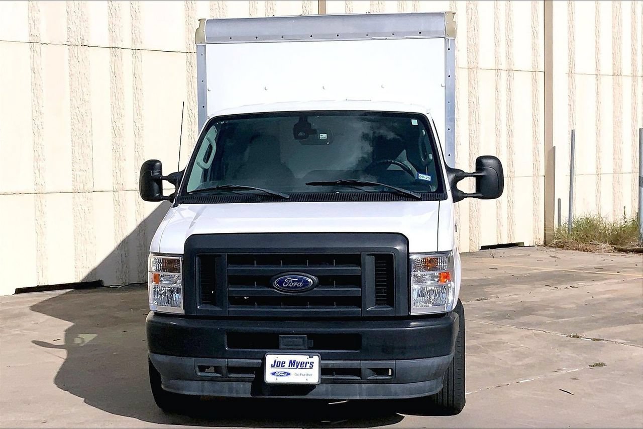 Used 2022 Ford E-350 and Econoline 350 Super Duty RWD image 3