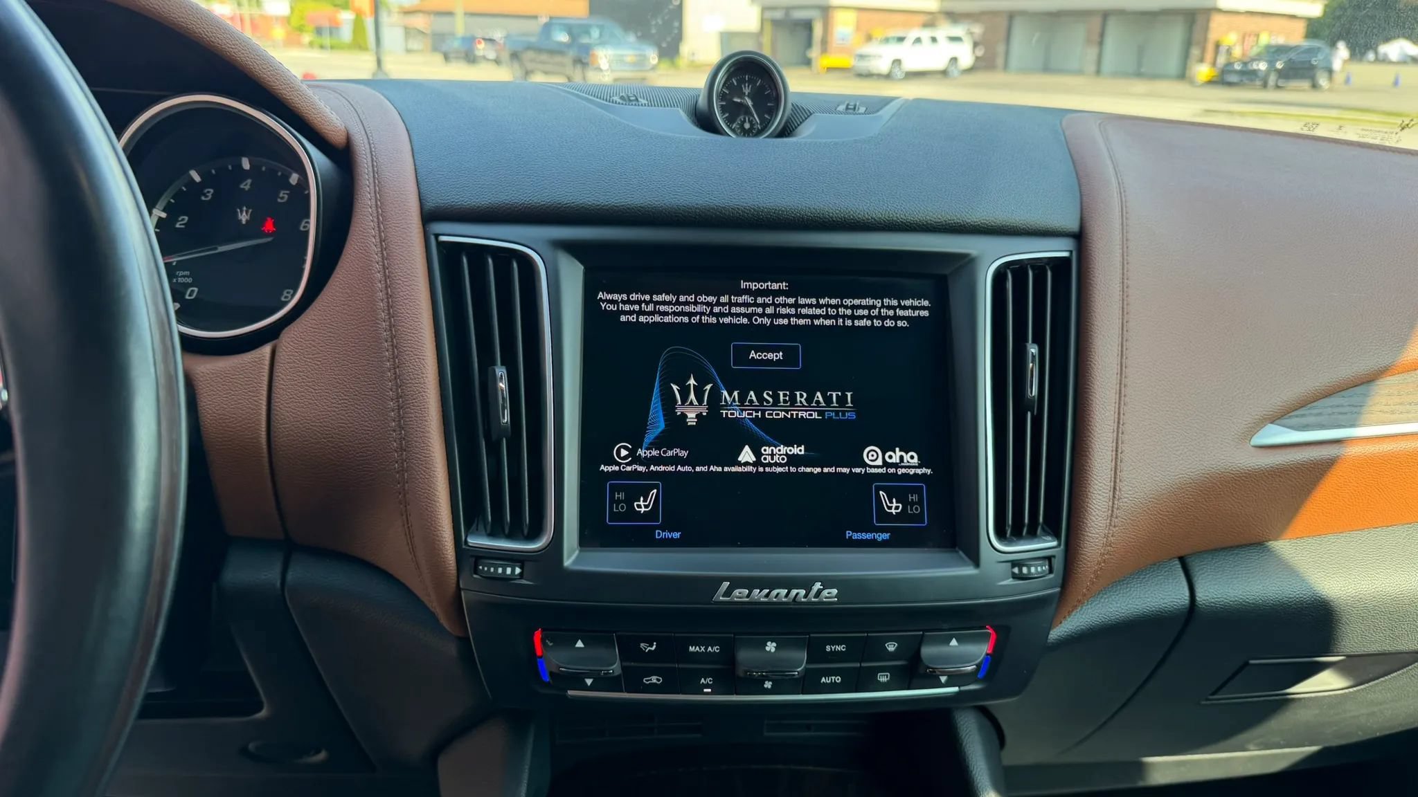 Used 2017 Maserati Levante AWD/4WD image 27