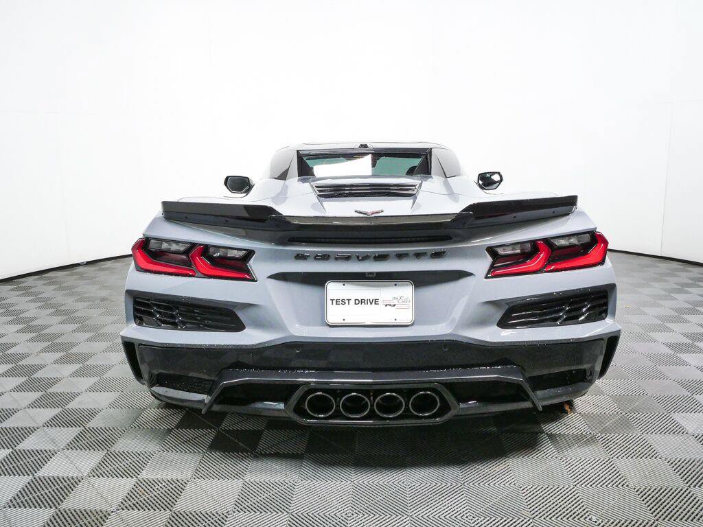 Used 2024 Chevrolet Corvette Z06 RWD image 31
