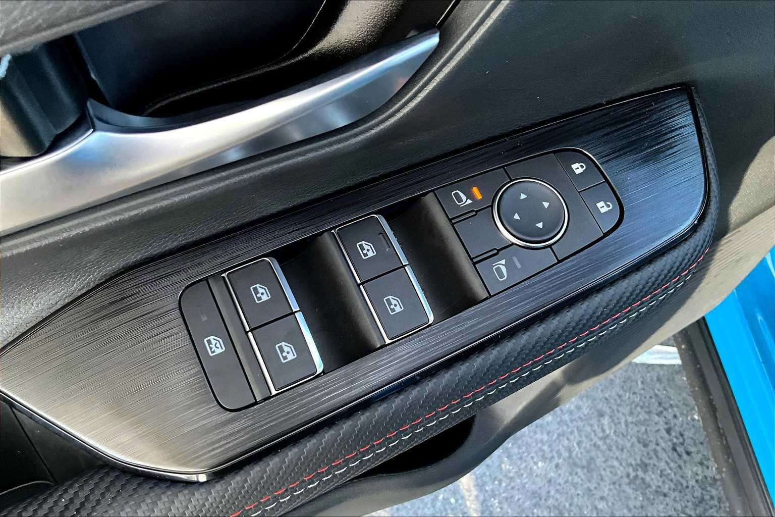 New 2026 Nissan Kicks SR image 19