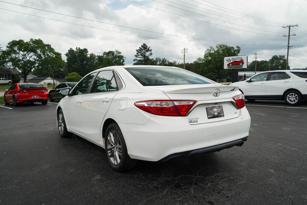 Used 2017 Toyota Camry SE FWD image 3