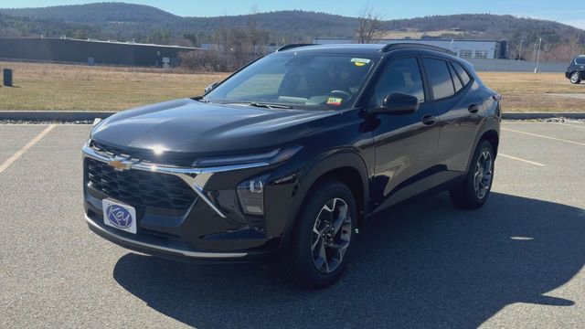 New 2026 Chevrolet Trax LT FWD image 4
