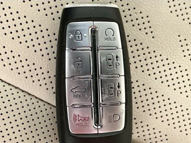 Used 2022 Genesis GV80 2.5T w/ Prestige Package 04 AWD/4WD image 18