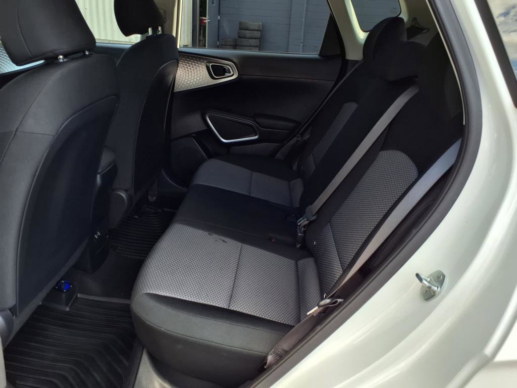 Used 2023 Kia Soul S image 11