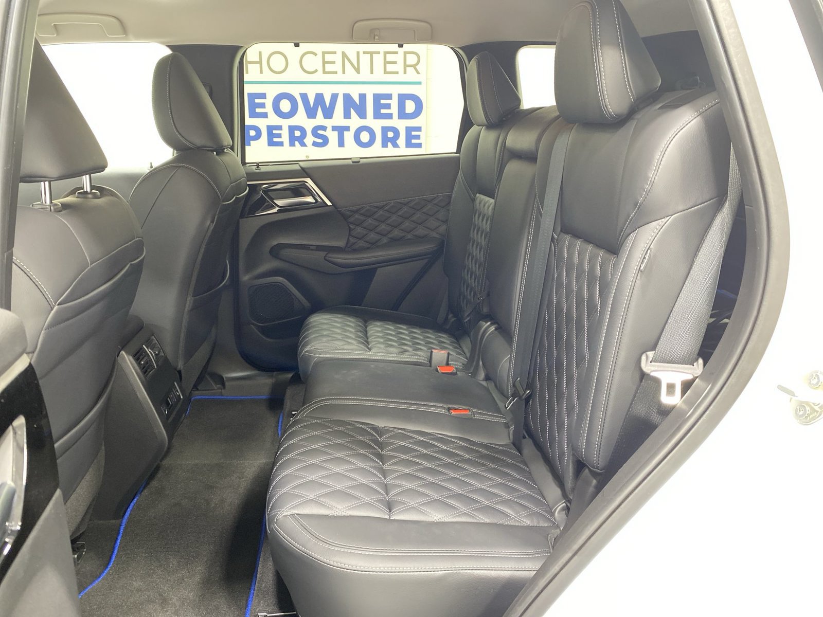 Used 2024 Mitsubishi Outlander SEL AWD/4WD image 23