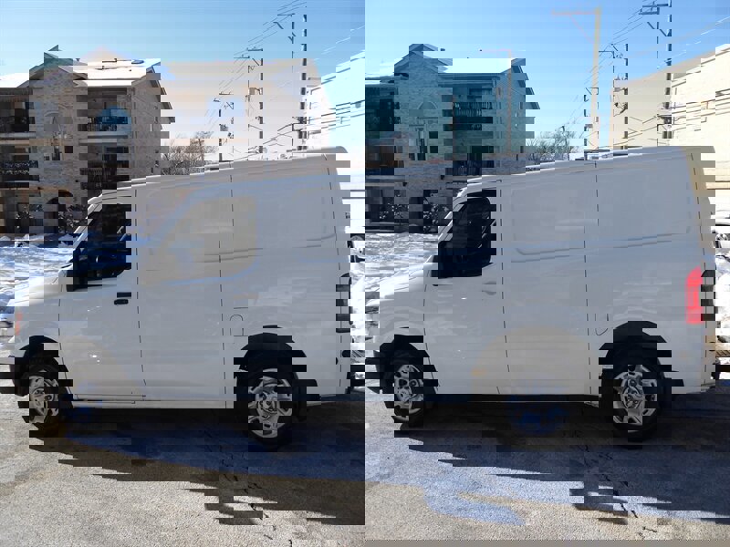 Used 2021 Nissan NV 2500 SV image 4