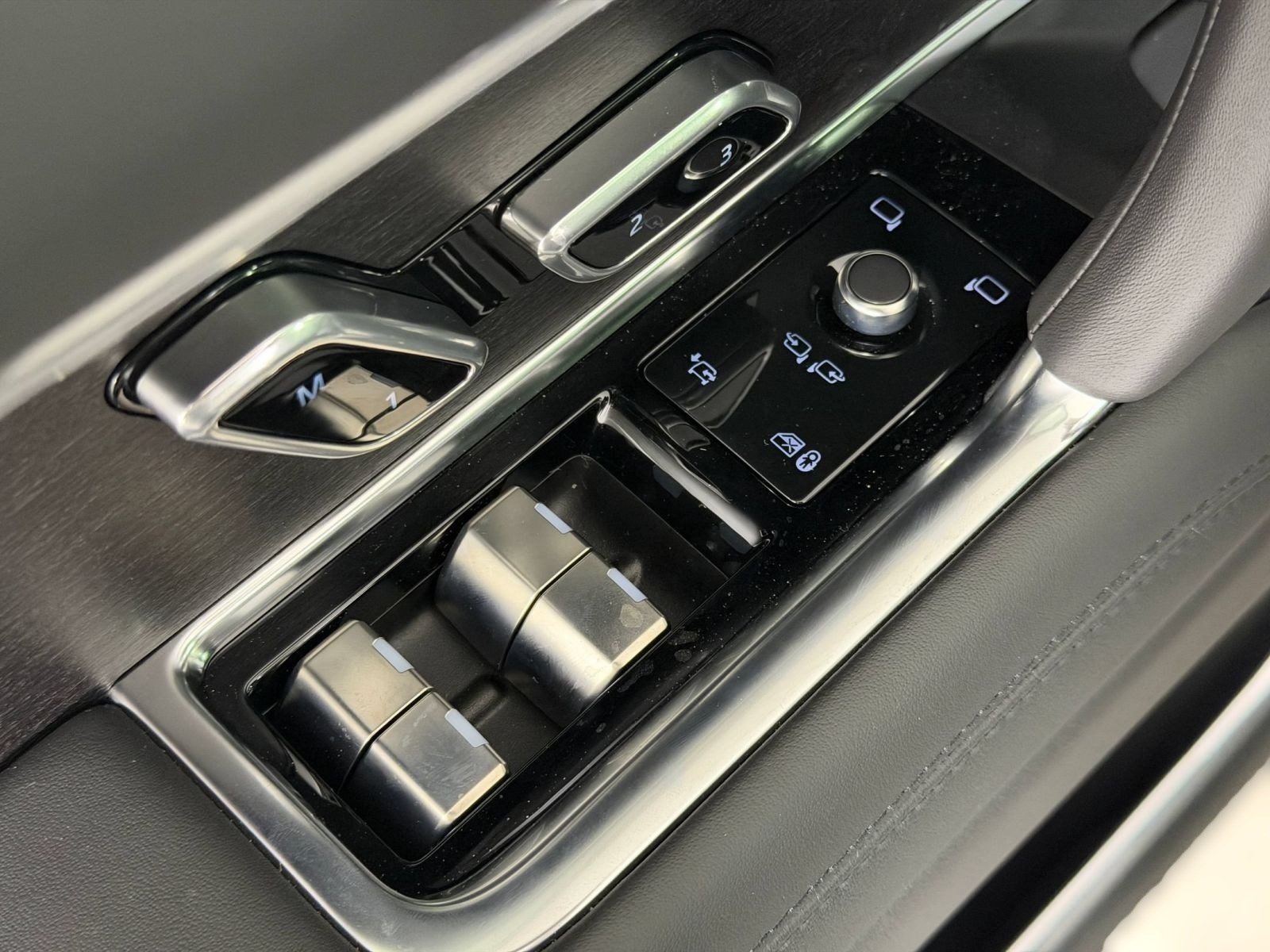 New 2026 Land Rover Range Rover SE AWD/4WD image 12