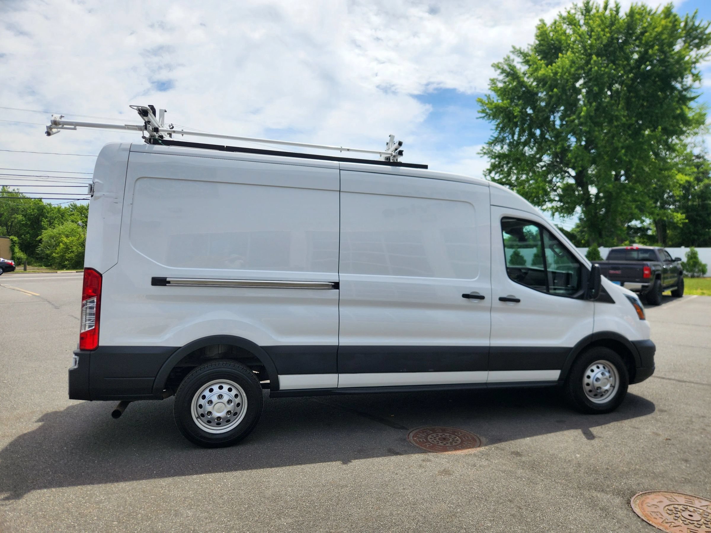 Used 2023 Ford Transit 250 Medium Roof AWD w/ Load Area Protection Package image 16