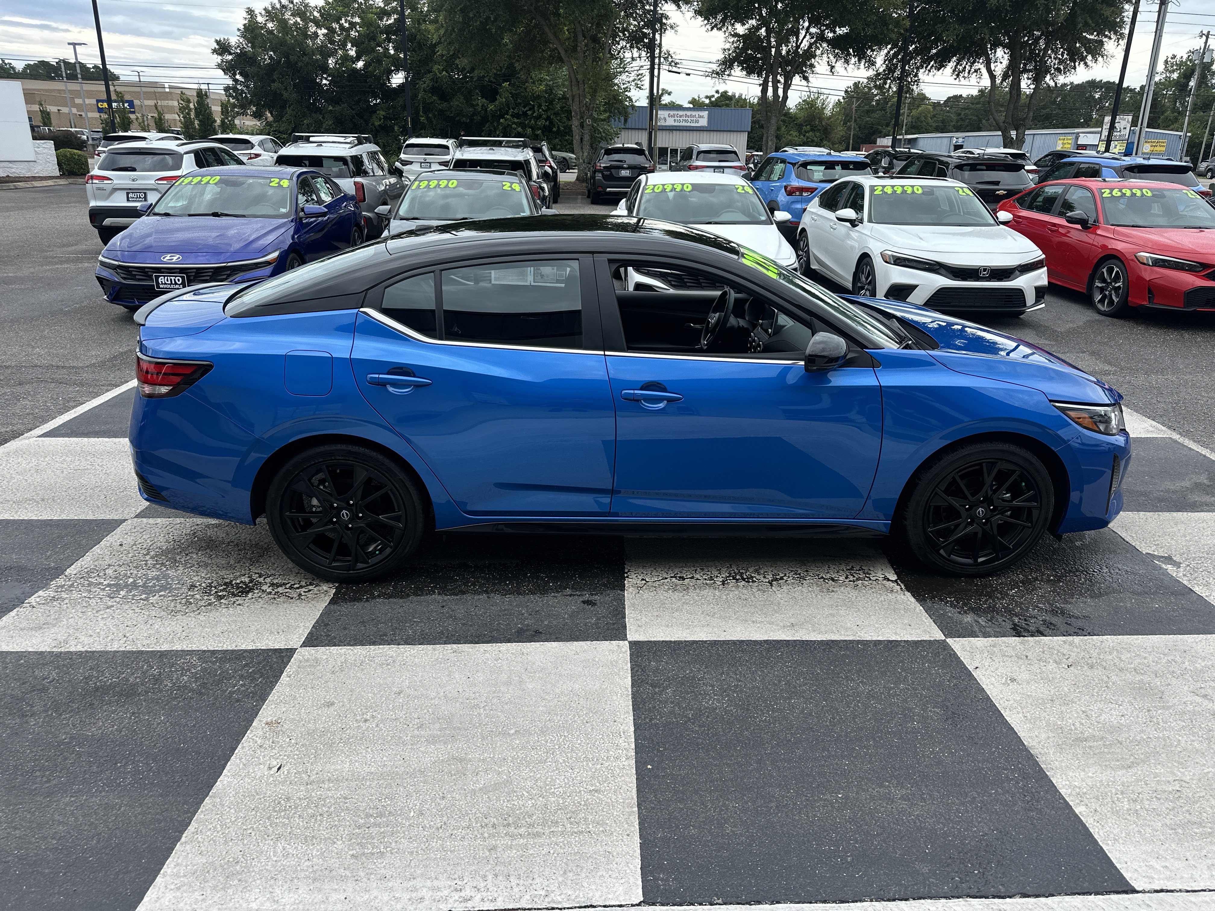 Used 2025 Nissan Sentra SR w/ Midnight Edition FWD image 5