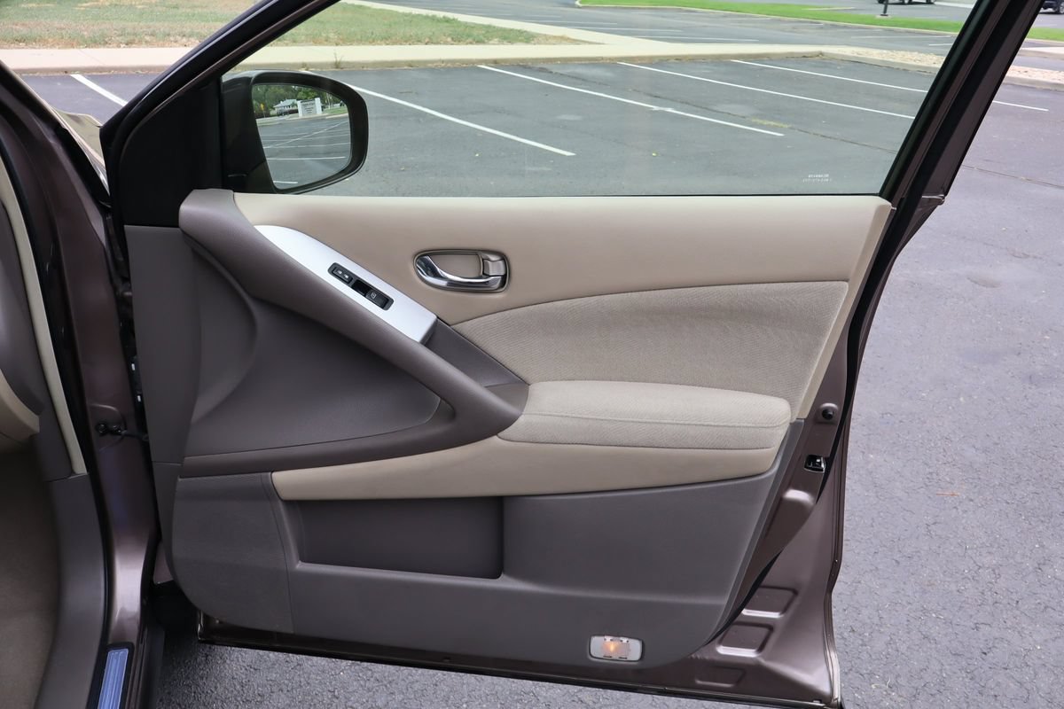 Used 2012 Nissan Murano SV AWD/4WD image 26