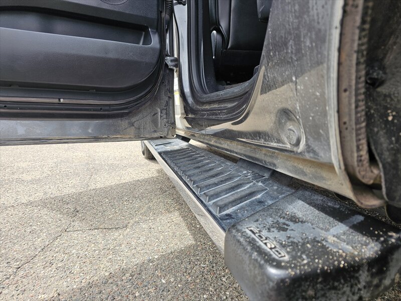 Used 2018 Ford Expedition Max XLT w/ Equipment Group 202A AWD/4WD image 9