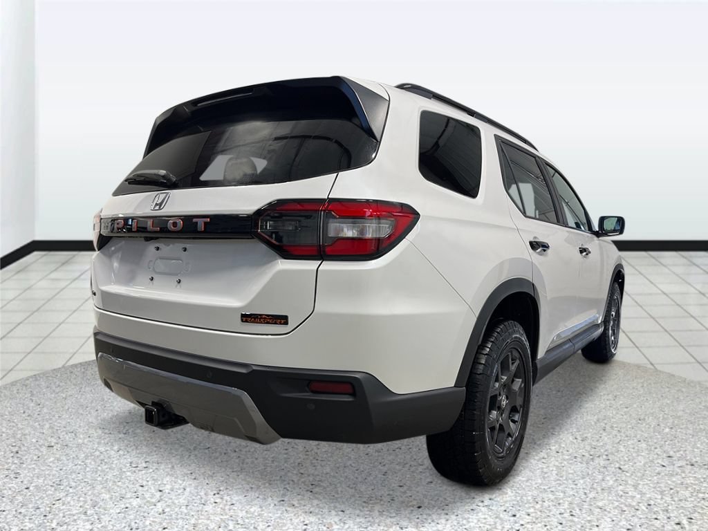 New 2026 Honda Pilot TrailSport image 3