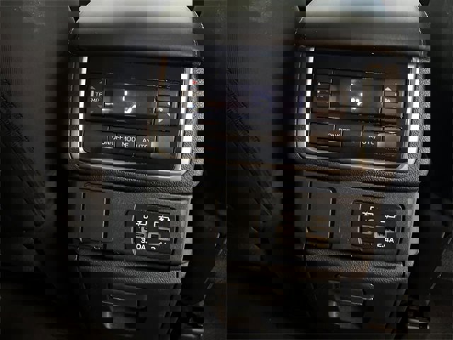 Used 2024 Subaru Ascent Premium w/ Convenience Package image 15