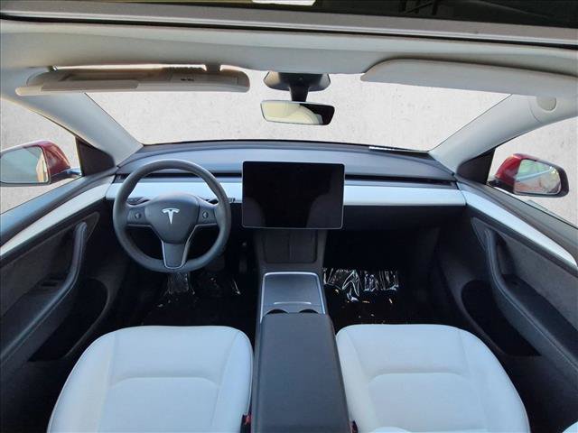 Used 2024 Tesla Model Y Long Range AWD/4WD image 17