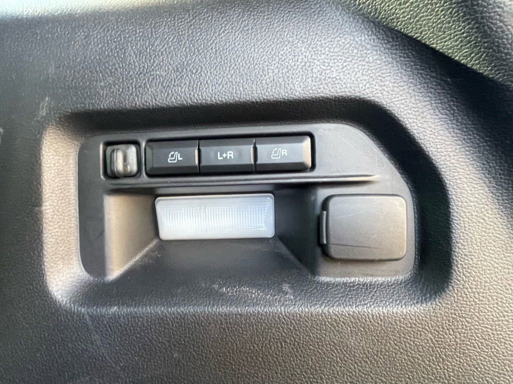 Used 2022 Ford Explorer Limited w/ Equipment Group 301A image 18