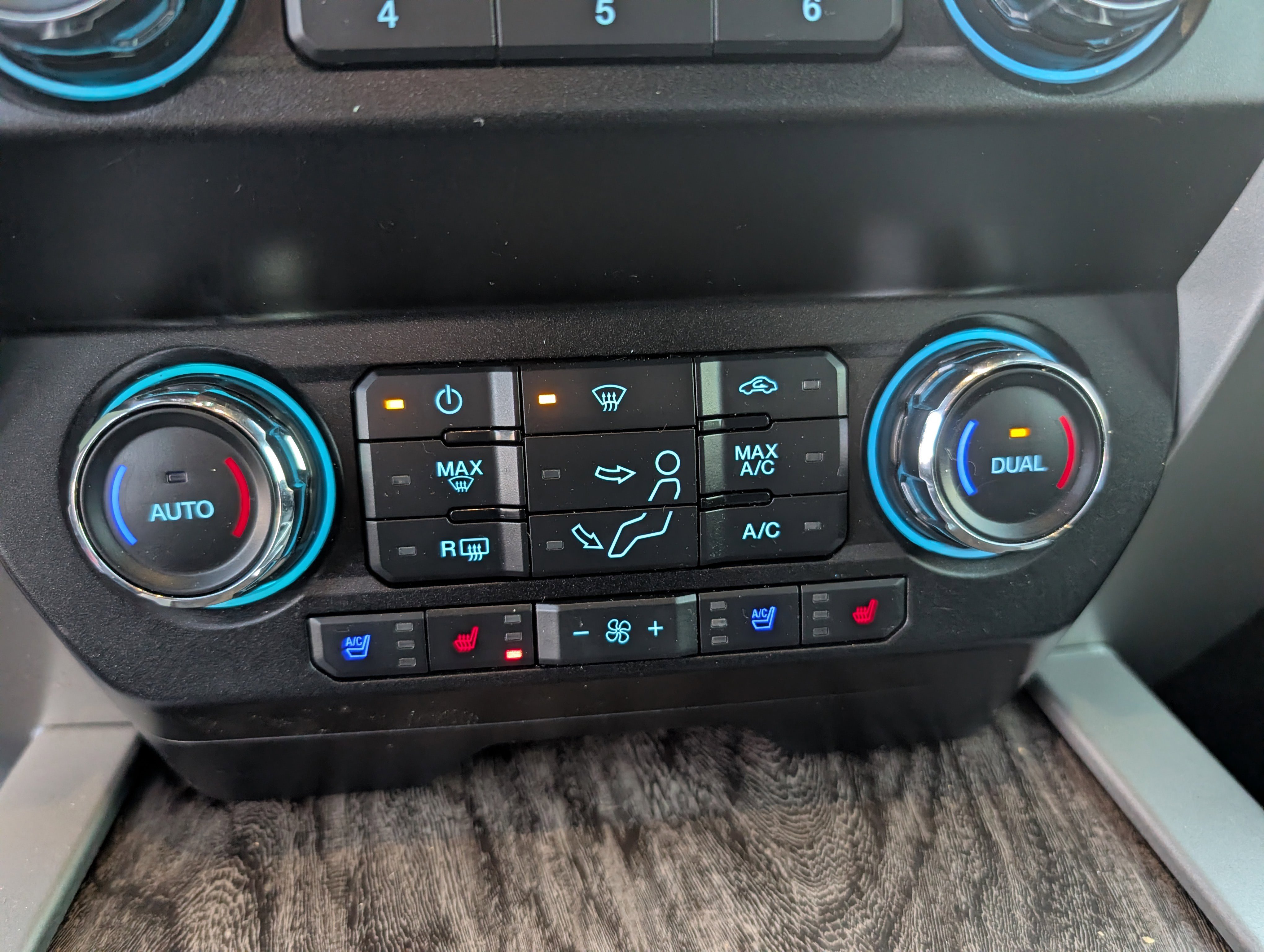 Used 2019 Ford F250 Lariat w/ Lariat Ultimate Package image 21