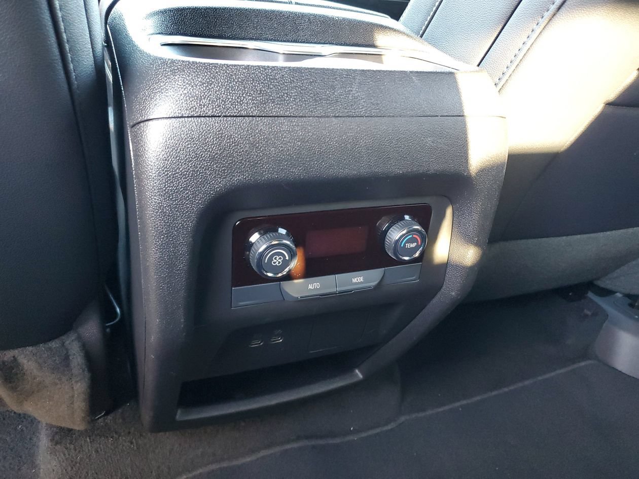 Used 2026 Chevrolet Traverse LT FWD image 14