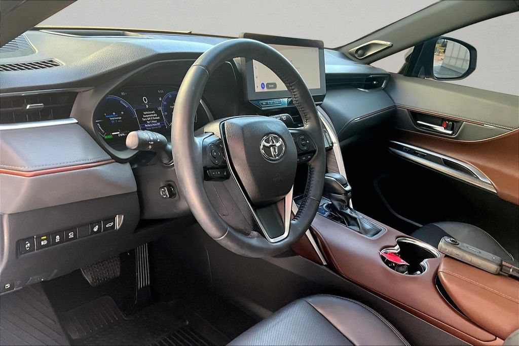 Used 2024 Toyota Venza Limited AWD/4WD image 17