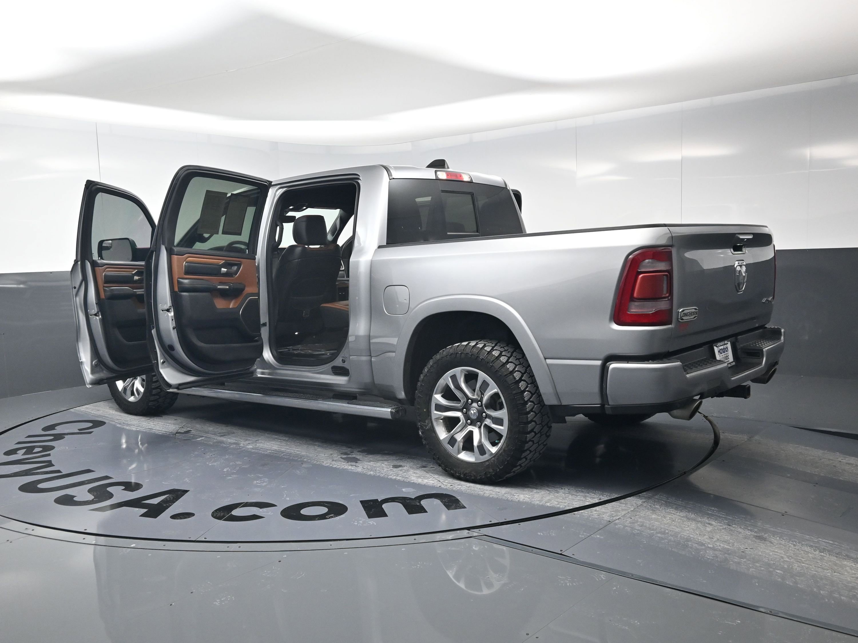 Used 2022 RAM 1500 Limited w/ Body Color Bumper Group image 30