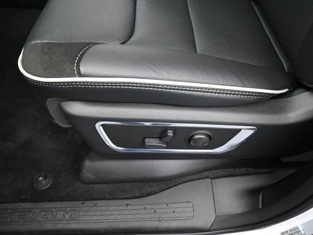 Used 2026 RAM 1500 Laramie w/ Night Edition AWD/4WD image 15