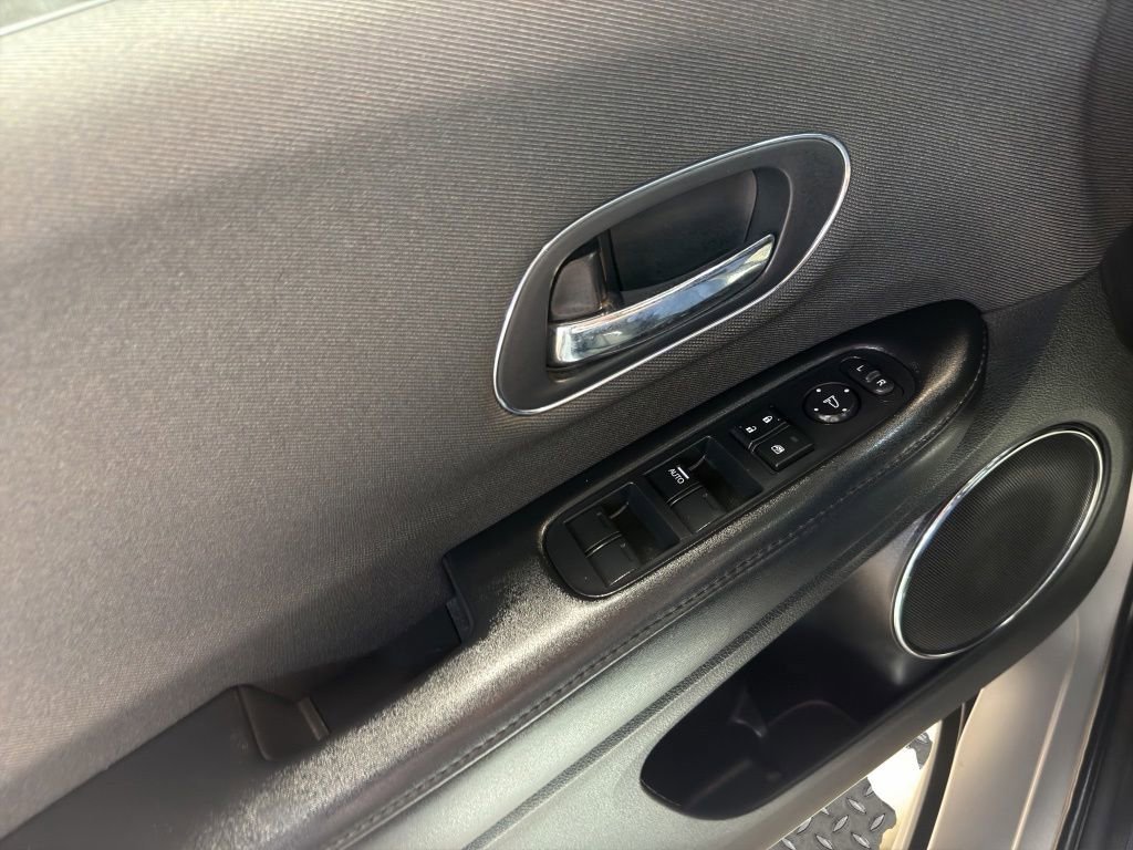 Used 2022 Honda HR-V EX image 17
