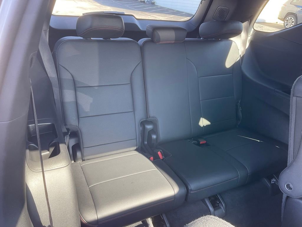 Used 2025 Chevrolet Traverse Z71 w/ Enhanced Driving Package image 28