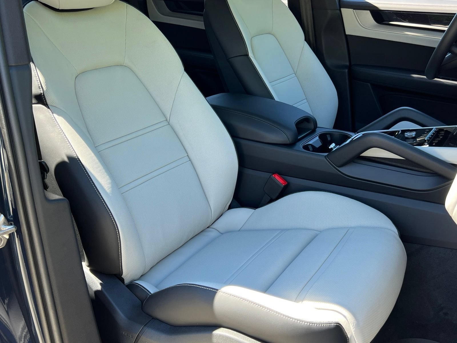 New 2026 Porsche Cayenne AWD/4WD image 17