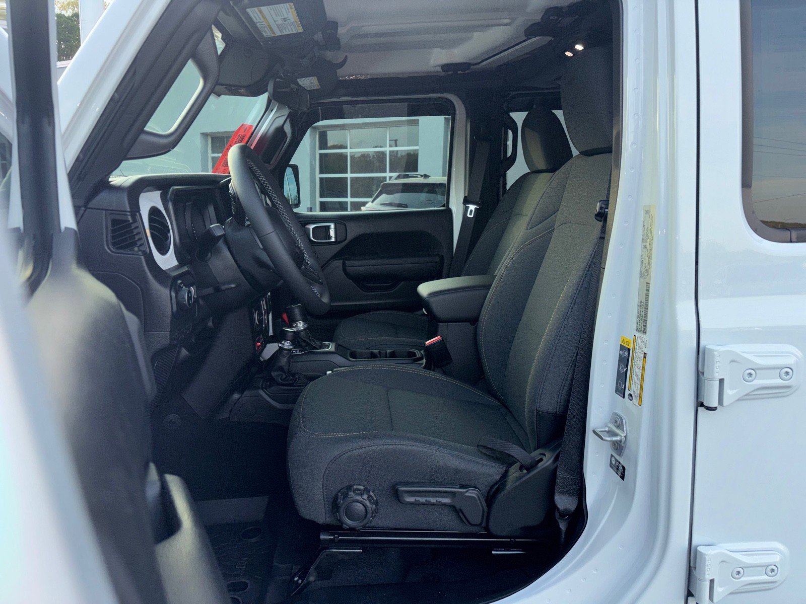 Used 2025 Jeep Gladiator Sport image 12