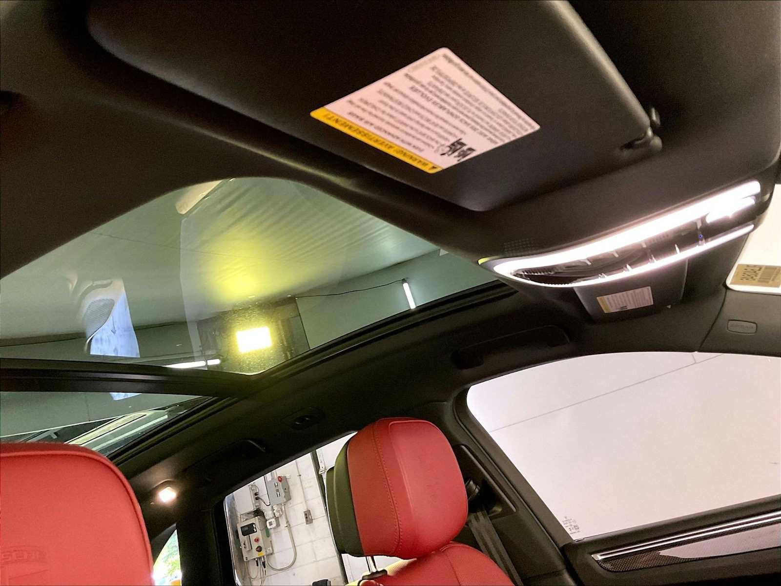 Certified 2024 Porsche Macan S AWD/4WD image 20