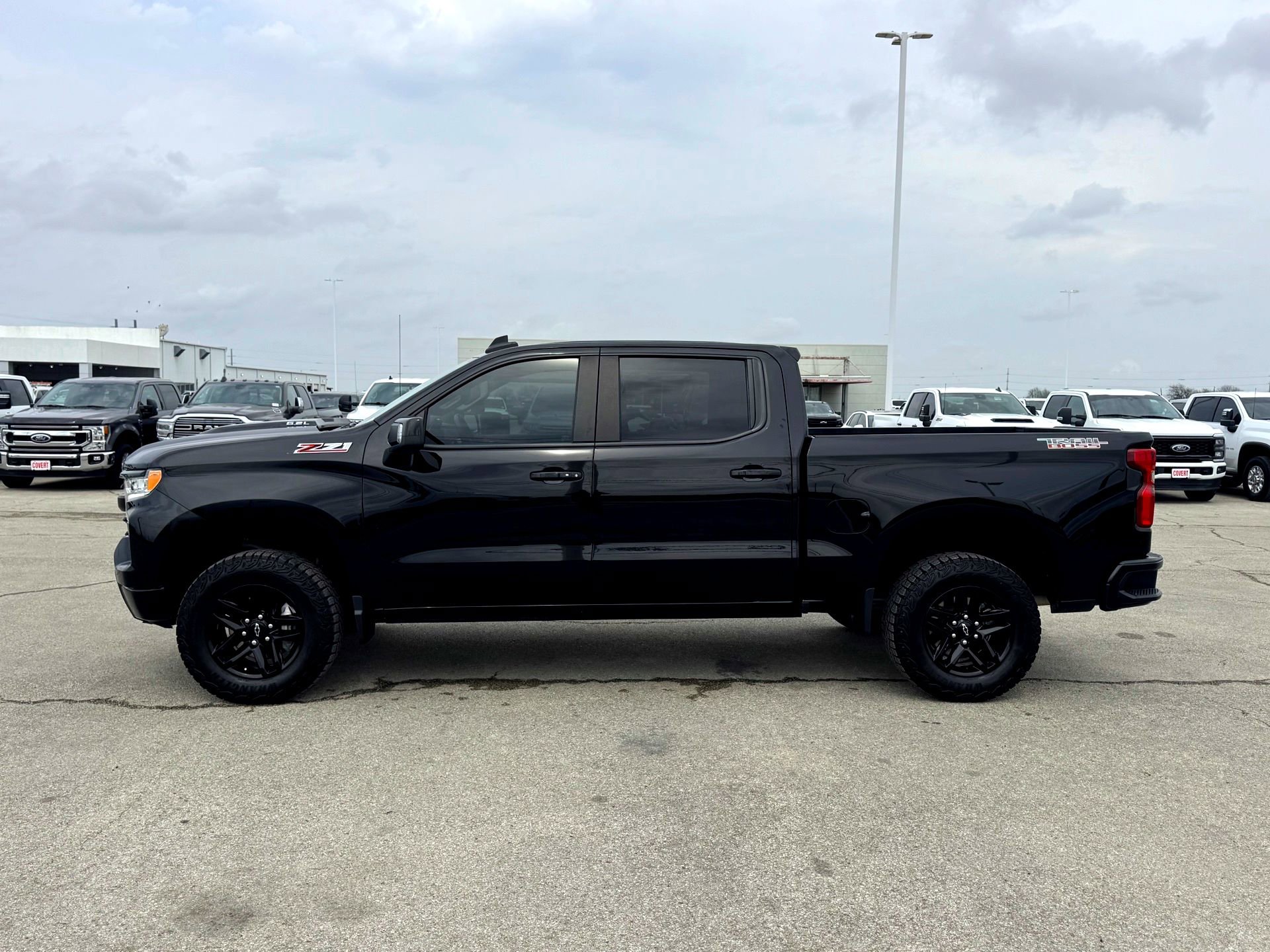 Used 2024 Chevrolet Silverado 1500 LT Trail Boss w/ Convenience Package II image 10