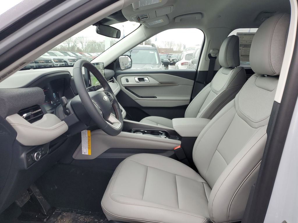 New 2026 Ford Explorer Active w/ Active Comfort Package image 8